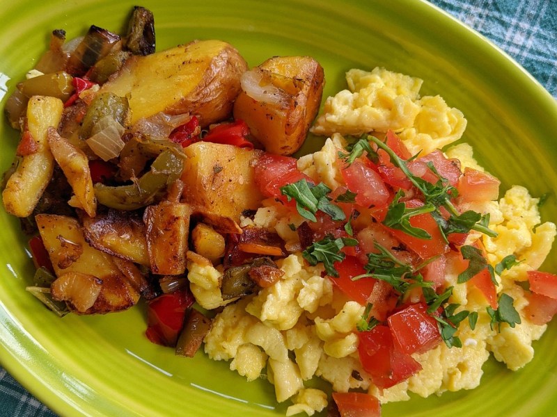 Air Fryer Breakfast Potatoes & Eggs: Easy High-Protein Vegetarian&nbsp;Recipe